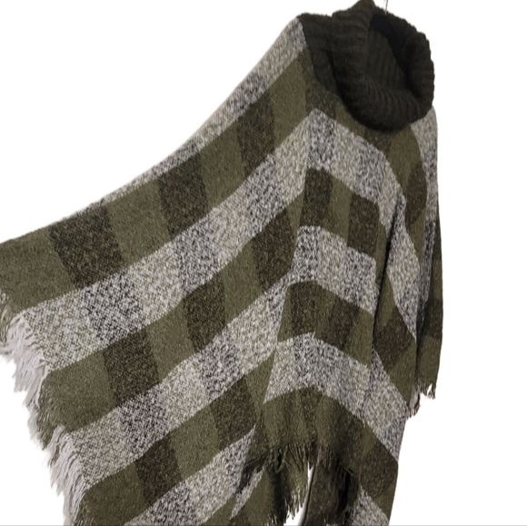 Fits Turtleneck Poncho One Size Fits Most Green and Grey - Picture 2 of 5
